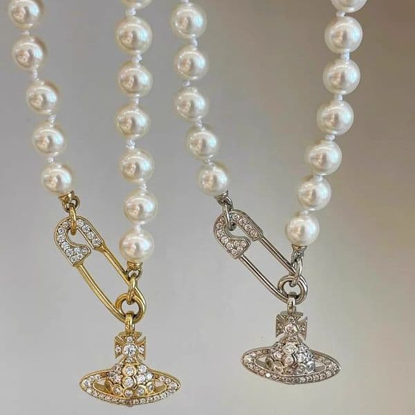 vivianelys westwod necklace layered brooch Saturn pearl necklace for women fashionable and sophisticated collarbone chain