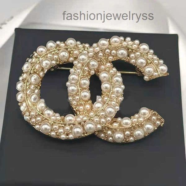 Luxury Women Brand Letter Brooches 18K Gold Plated Broche Designer Jewerly Men Broches Party Gift
