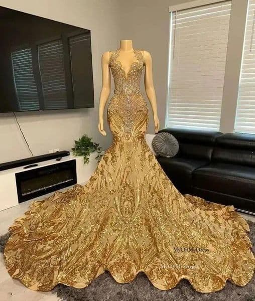 Customized Gold V Neck Long Prom Dresses 2026 Black Girls Beaded Crystal Applique Birthday Party Rhie Evening Gowns 0221