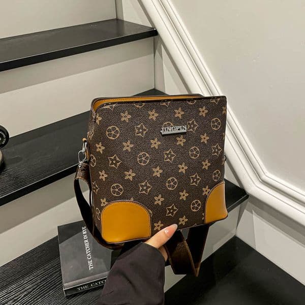 free shipping 2026 new printed design fashionable high-end texture women's shoulder bag crossbody bag versatile soft leather bucket bag