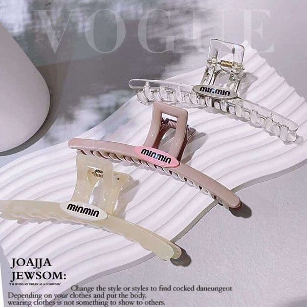 Korean Dongdaemun-style letter design shark clip, sweet, cute, fresh hair accessory for women L260311