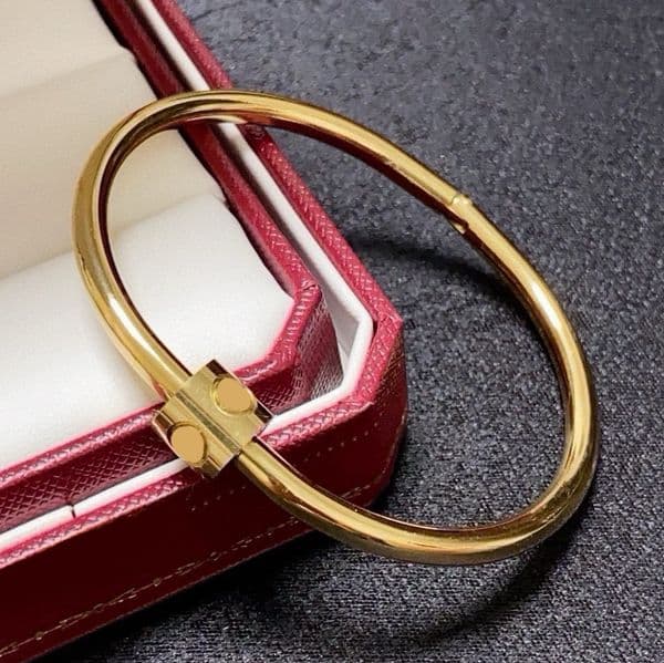 Designer Classic Gold 5 Fashionable and Versatile Couple 8 Jewelry Comes with 0 Gift Box Q260603