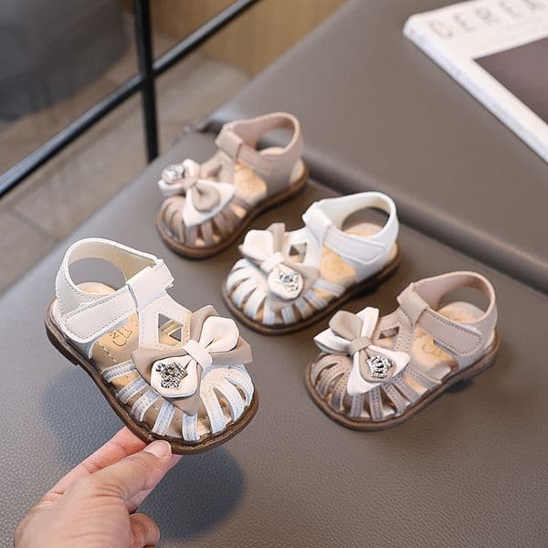 Toddler Girls Crown Sandals Cute Bow Closed Toe Non-Slip Soft Sole Summer Casual Beach Baby Shoes Free shipping
