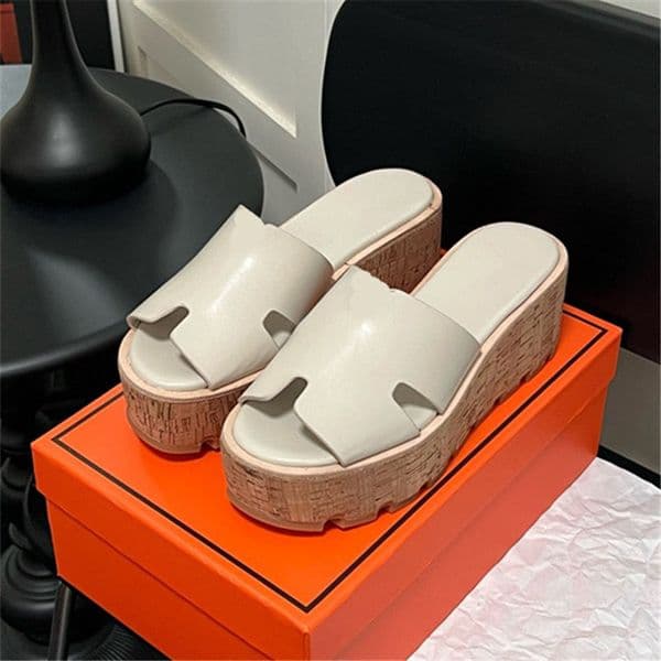 Summer wedge Sandals Mules Slippers Slides platform pump heels Women's luxury designer Casual Sand Party shoes factory footwear Size 35-42 NJU0002
