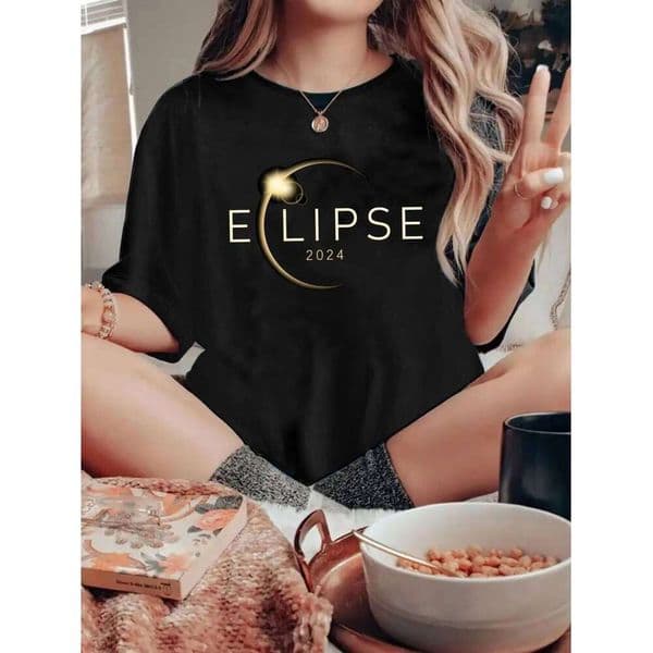 Women's Simple Planet 2024 Printed T-shirt, Soft And Comfortable Round Neck Casual Short Sleeves S26