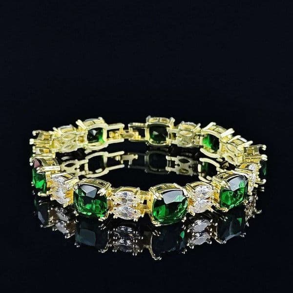 2024 New Green Color Princess Bracelet Bangle for Women Anniversary Gift Jewelry Wholesale S7985 Z260313