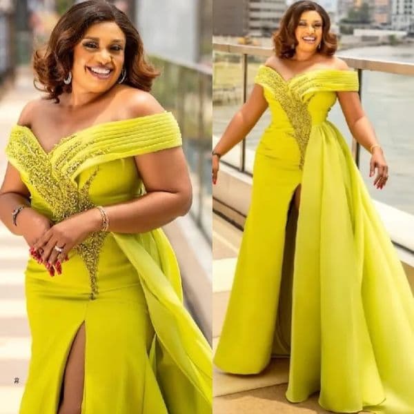 2026 Lemon Yellow Mother of the Bride Dresses Off Shoulder Crystal Beads Overskirts High Side Split A Line Satin Mom Wedding Guest Formal Party Gowns