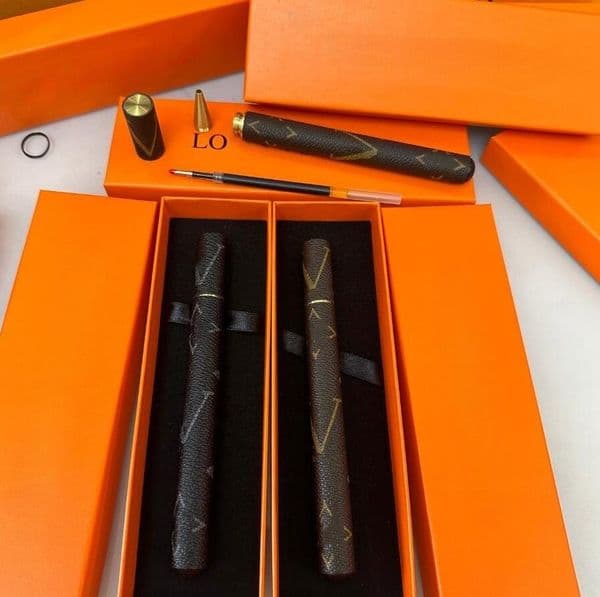 wholeale 2026 deigner l letter logo Ballpoint Luxury Old flower printing pattern fountain Gel fahion ball Pen ign pen Student teacher office writing