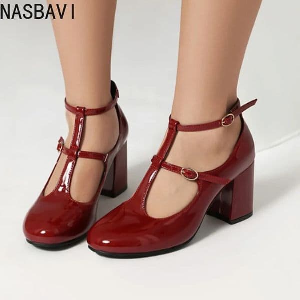 NASBAVI 2025 Women Pumps Round Toe Chunky Heels 7cm T Strap Buckle Strap Large Size 41 42 43 Sweet Shoes Green Red Black 260313