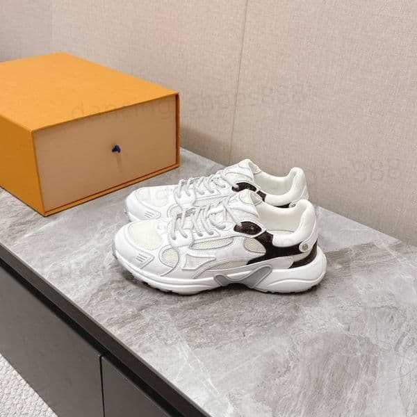 2026 luxury brand designer casual shoes Embossed foam Trainer Sneaker triple white pink sky blue black green yellow denim low mens sneakers women trainers L10