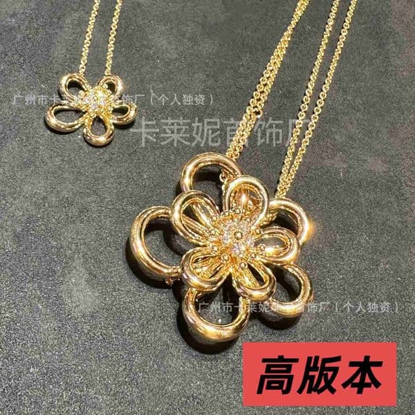 Designer Jewelry Vanry cleef 25 new double-layer lace flower necklace for autumn and winter suitable for layering with sweaters with multiple wearing styles