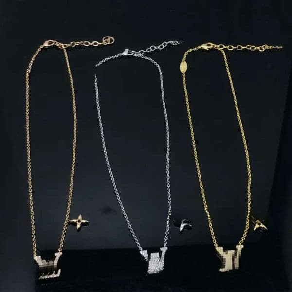 Letter Full Diamond women designer necklace Gold plated 18K Pendant Necklaces Clover flower Stainless Jewelry Luxury Gift2026