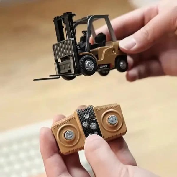 164 Scale Remote Control Alloy Forklift Toy Dump Truck Model Engineering Vehicle Desktop Toy Model Collection Boy Gift 260316