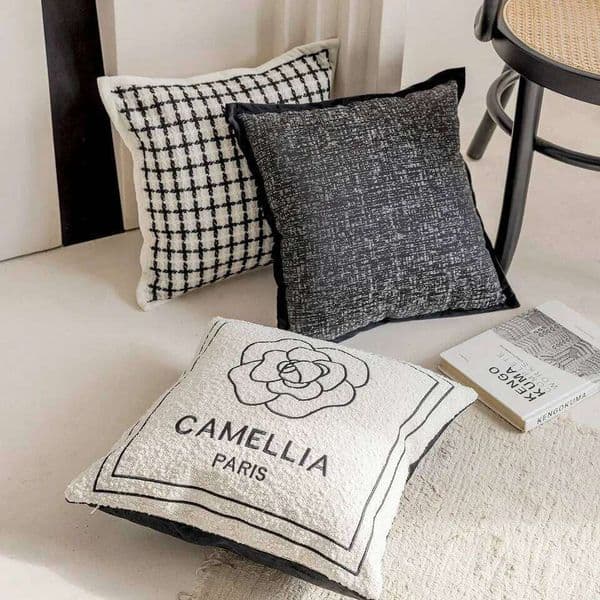 2025 Black White Light Luxury Cushion Cover Camellia Jacquard Embroidery Pillow Covers Decorative Nordic Living Room Pillowcases 26W0318