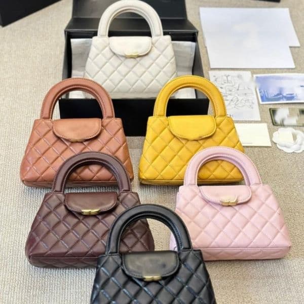 Veal k Leather Designer Womens Shoulder Bag Leather Ribbed Gold Hardware Metal Turn Lock Matelasse Chain SemiRound Handle Luxury HandHeld Crossbody Bags xcm