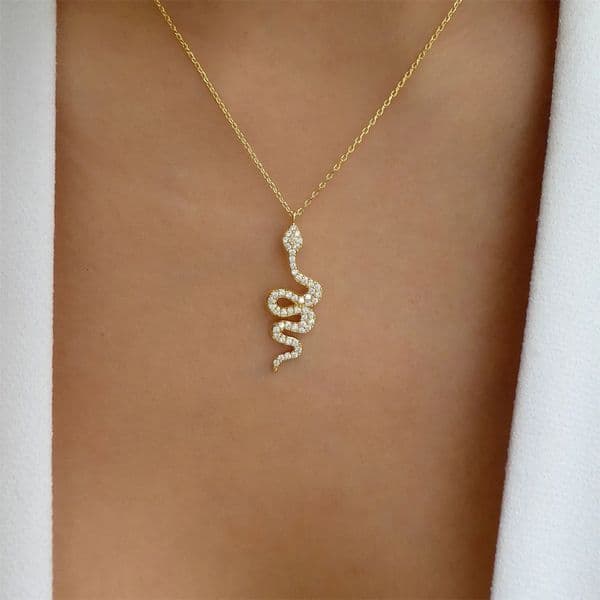 Vintage Snake Pendant Wholesale Trendy Jewelry Snake-Shaped Element Inlaid Diamond Necklace High-End Sweater Chain for Women