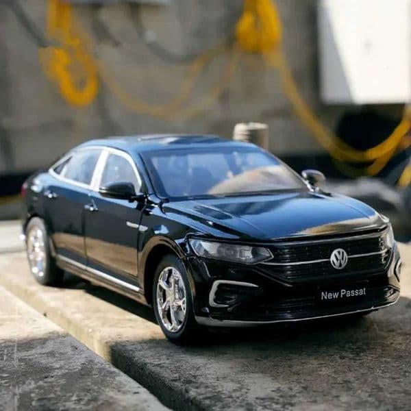 124 Passat Magotan Alloy Car Model Diecasts Metal Vehicles Car Model Simulation Sound and Light Collection Toys Gifts L2512104EUF L260319 C260323