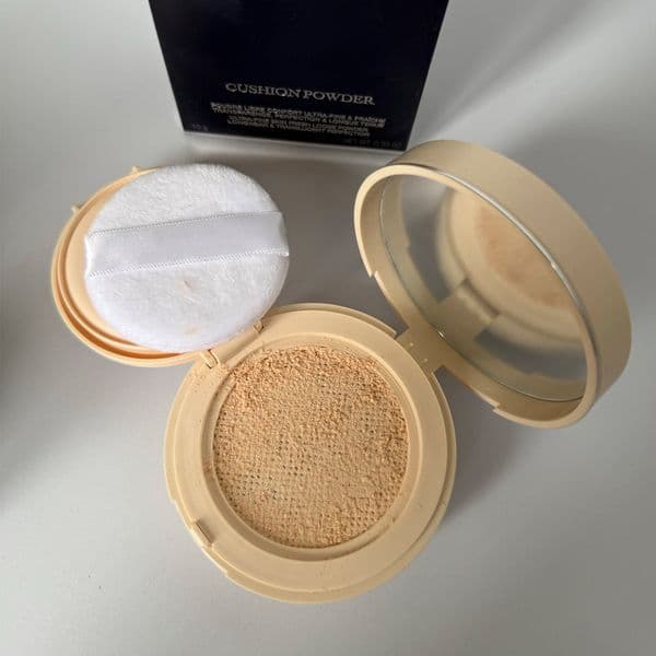 New Arrival Top Quality Face Cushion Powder Longwear Translucent Finish Makeup Powder 10g Skin Loose Setting Powder Long Lasting Oil Control Brightening