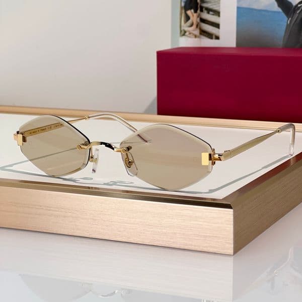 Sunglasses For Men Women Summer 0871 Popular Designer Stylish Outdoor Catwalk Leisure Style Anti-Ultraviolet UV400 Plate Diamond Frameless Glasses Random Box