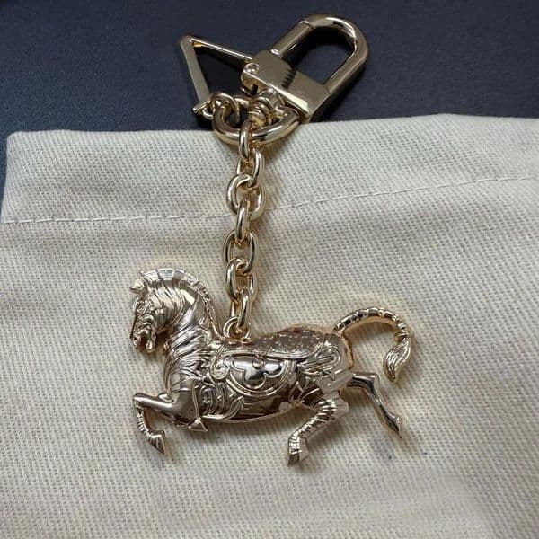 Quality Horse High Keychain Bag Charm Luxury Designer Car Keyring Letter Unisex Lanyard Gold Metal Jewelry
