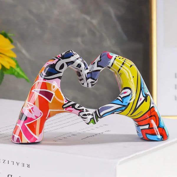 Water Transfer Small Love Gesture Sculpture Resin Craft Ornament for Home Bedroom Living Room and Entryway Desktop Decoration 260319