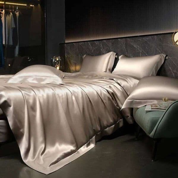 Solid 4pcs Silk Bedding Set with Duvet Cover Fitted/Flat Bed Sheet Pillowcase Bedspreads and Coverlets Single Double Bedsheet 26Y0320