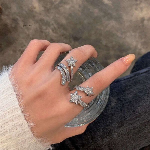 Women's fashion stylish and unique, light luxury, niche, exquisite, diamond-encrusted five-pointed star, ins-style, adjustable open-ended index finger ring,
