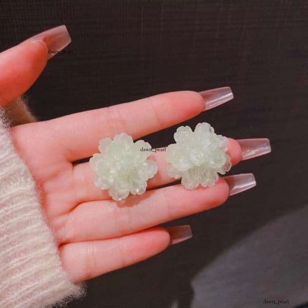 French vintage clear camellia stud earrings, tea-toned for women, elegant and sophisticated floral niche sweet earrings