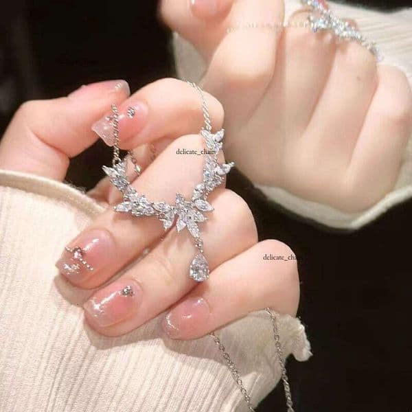 Super elegant wheat ear water drop zircon flower necklace, high-end, stylish, light luxury, niche design collarbone chain ins