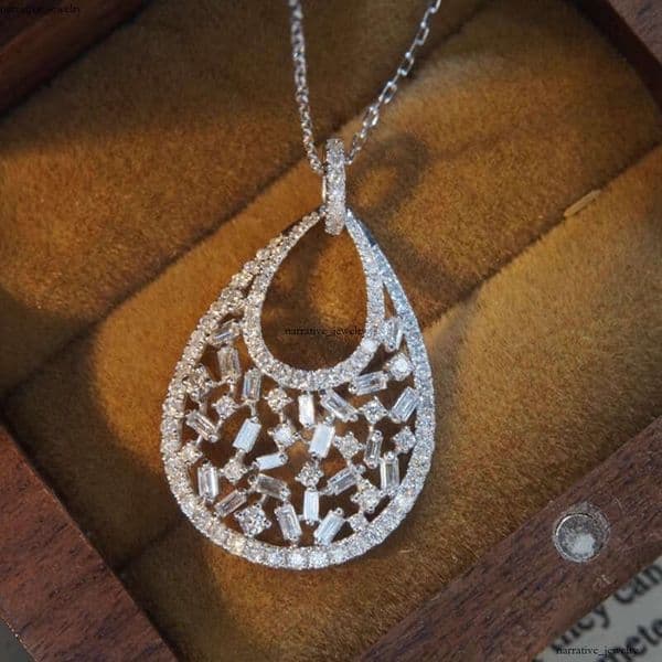 Moissanite Jewelry best-selling light luxury necklace for women elegant and elaborate design geometric sparkling Moissanite with a high-end feel