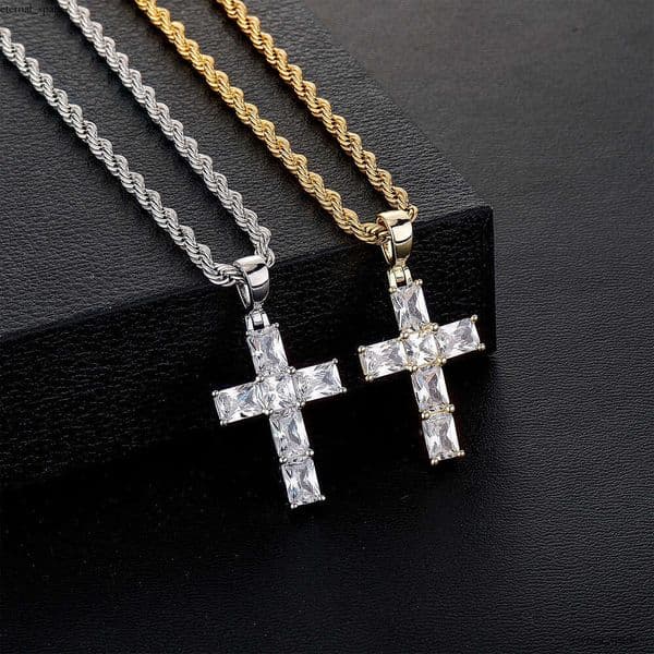 Fashionable simple popular small cross pendant with Moissanite niche style necklace accessory unisex and versatile