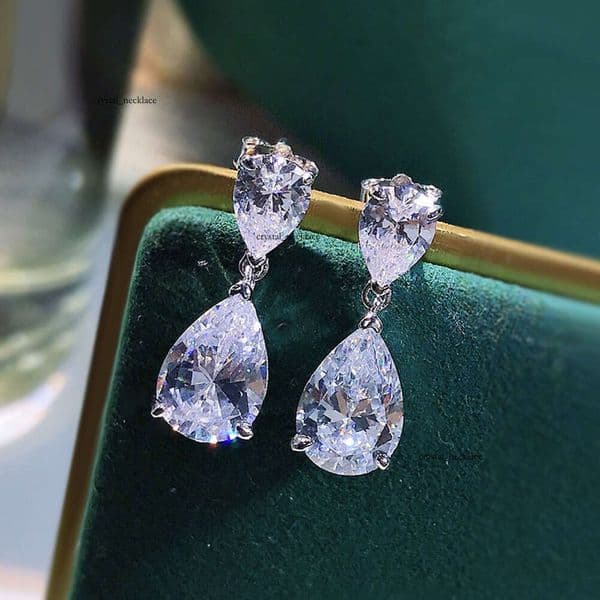 2026 New Water for Women Exquisite Moissanite Pear-Shaped Drop Earrings Elegant and Stylish Internet Celebrity Ear Accessories