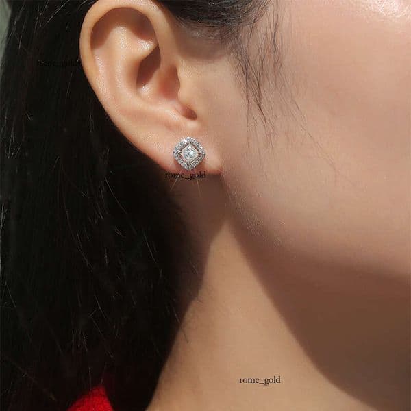 Exquisite and beautiful full-diamond sugar cube earrings 2026 new model light luxury high-end ear jewelry s925 silver moissanite
