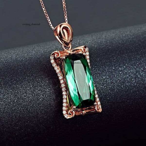 new imitation Brazilian green tourmaline pendant for women Jewelry style rectangular necklace majestic royal accessory necklace