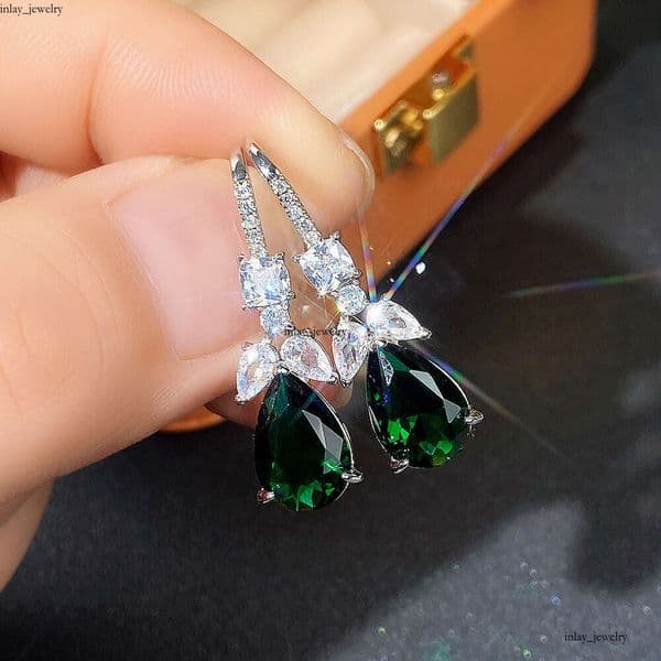 Moissanite Jewelry new earrings: Luxurious and fashionable emerald Moissanite earrings vintage drop-shaped pear earrings