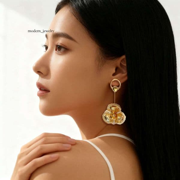 European American cross-border minimalist, unique, exaggerated floral niche design, light luxury versatile earrings that enhance elegance and sophistication,
