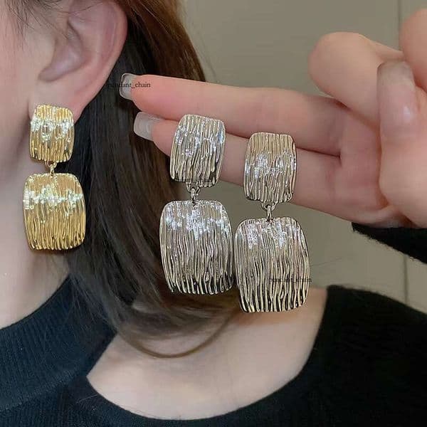 INS trendy metallic square striped fashionable versatile, European and American cross-border high-end earrings, new women's ear accessories