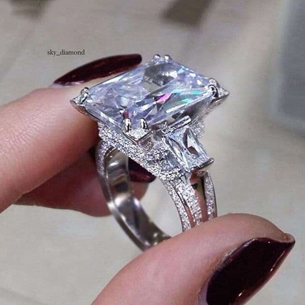 Moissanite Jewelry Square Diamond Ring Light Luxury High-End Fashion Jewelry Unique and Stylish Ins Minimalist Style Ring