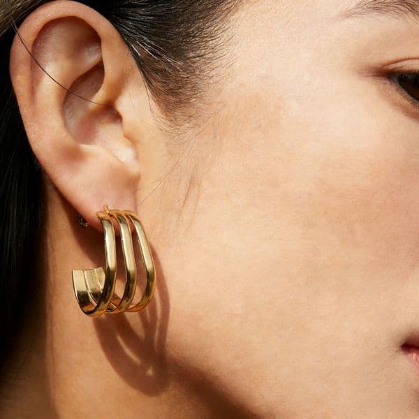 Taina European and American fashion high-end stainless steel light luxury 18K gold geometric earrings, cross-border bestseller ddmythur