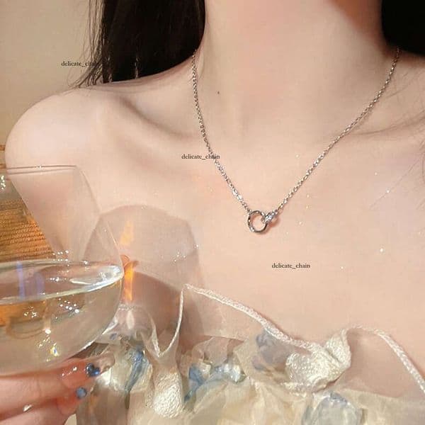 Mobius Necklace for Women, Light Luxury, Niche, High-End Design, Internet Celebrity Collarbone Chain, Fashionable and Versatile, New Model 2026