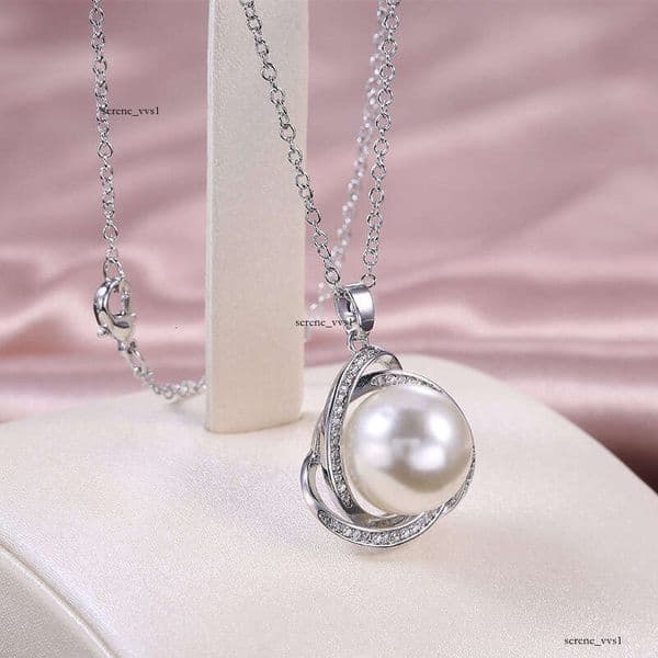 new Jewelry best-selling fashion simple artificial pearl flower necklace for women Moissanite jewelry