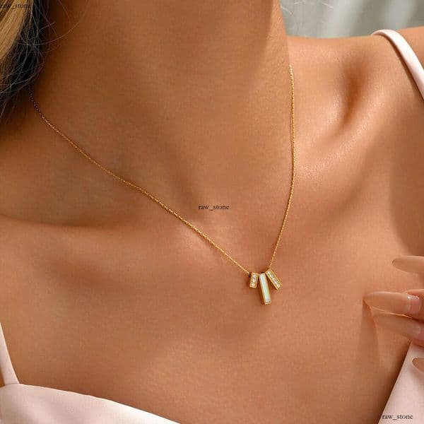 Jewelry fashion 925 Sterling Silver 18K Gold necklace a unique design niche light luxury exquisite versatile personalized simple collarbone chain with an