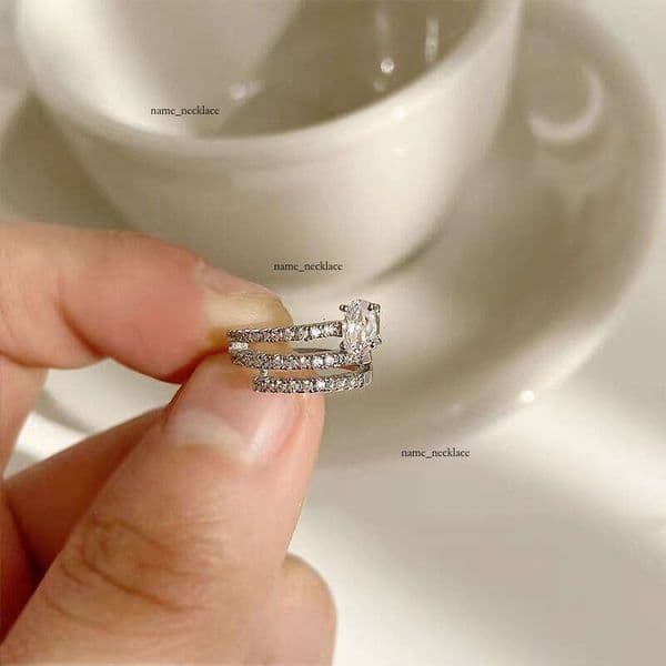 Elegant and Luxurious Earrings for Women, 2025 New Trendy Cuff, Niche Design, High-End Simple Ear Clip Jewelry