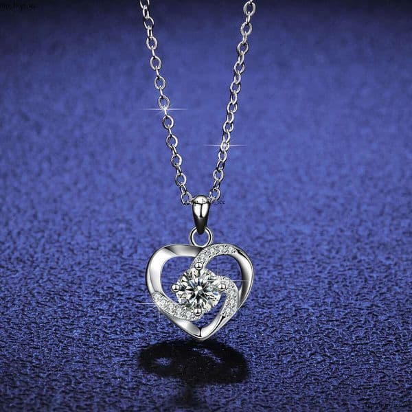 925 sterling with 0.5 ct moissanite diamond necklace silver for women heart-shaped pendant jewelry wholesale