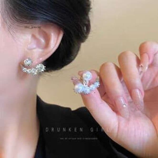 2026 New Round for Women, High-End Luxury, Unique Design, Versatile Hoop Earrings, Popular Tassel Stud Earrings