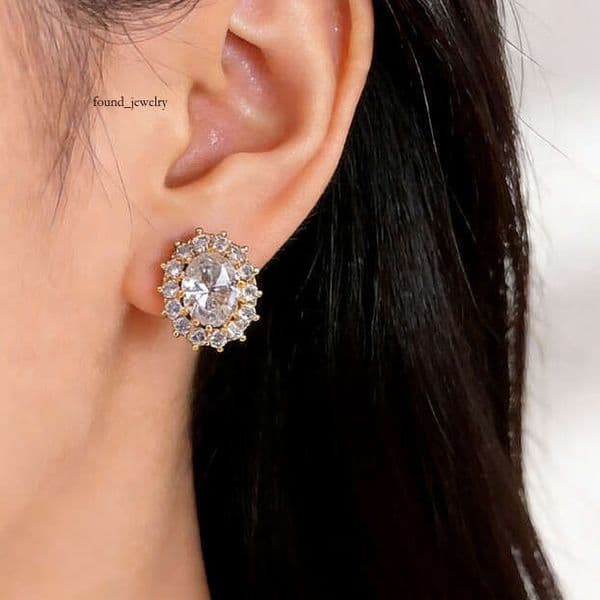 Zirconia super shiny ~ round pigeon egg shape, light luxury niche design, high-end earrings, new full diamond earrings for women