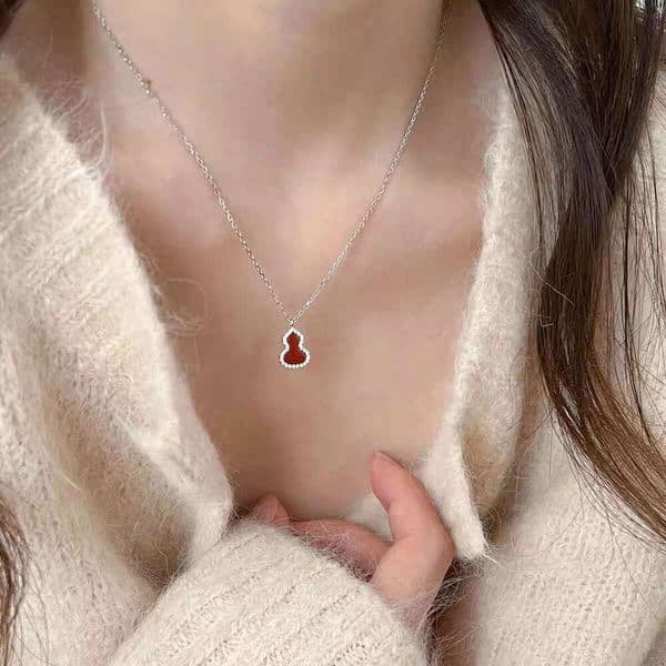 Small Gourd for Women Micro Inlaid Pendant Clavicle Chain Light Luxury Niche New Chinese Style High-end Design Necklace