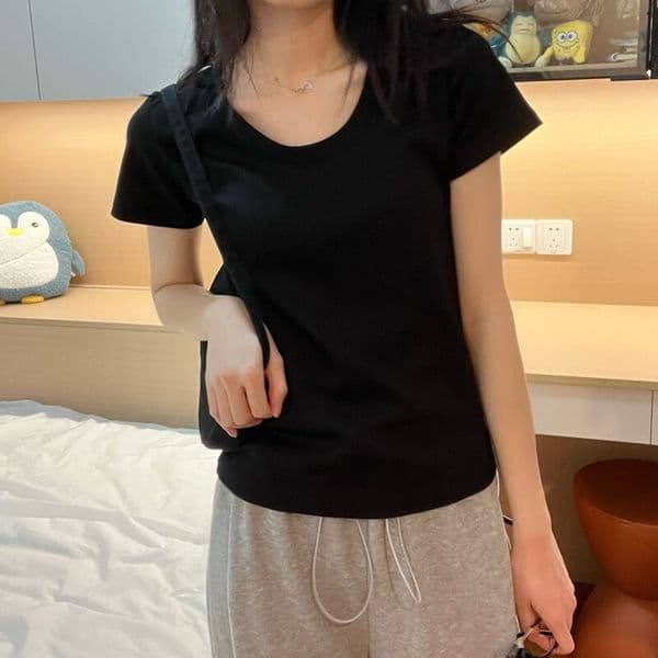 New Round-neck Solid Color Base Shirt For Women Suitable For Spring Autumn And Winter Designer T-shirt New Designer Hoodie Layered Inner Wear Slim-fit Polo