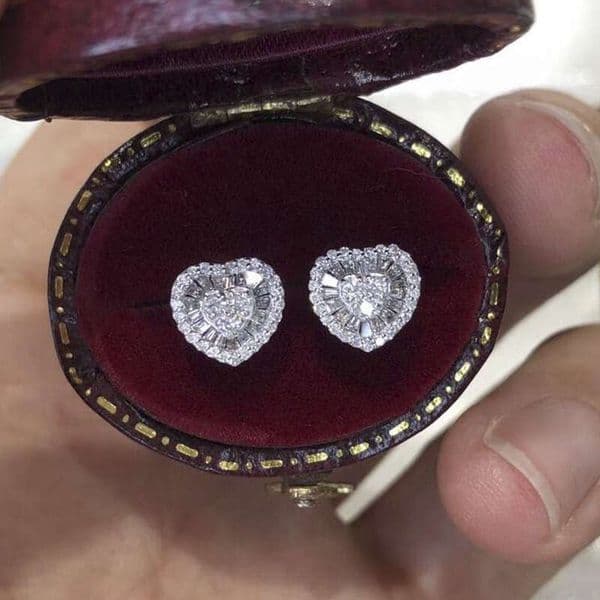 best-selling everyday earrings: heart-shaped studded with diamonds and Moissanite light luxury versatile sweet design earrings
