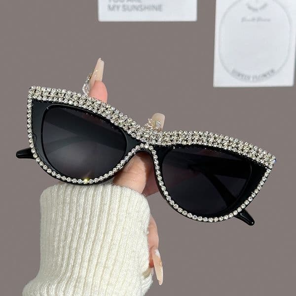Designer Luxury Brand Diamond Inlaid Cat Eye Sunglasses Outdoor Sports Sunglasses Women's European And American Fashion Personalized Party Glasses Cross Border